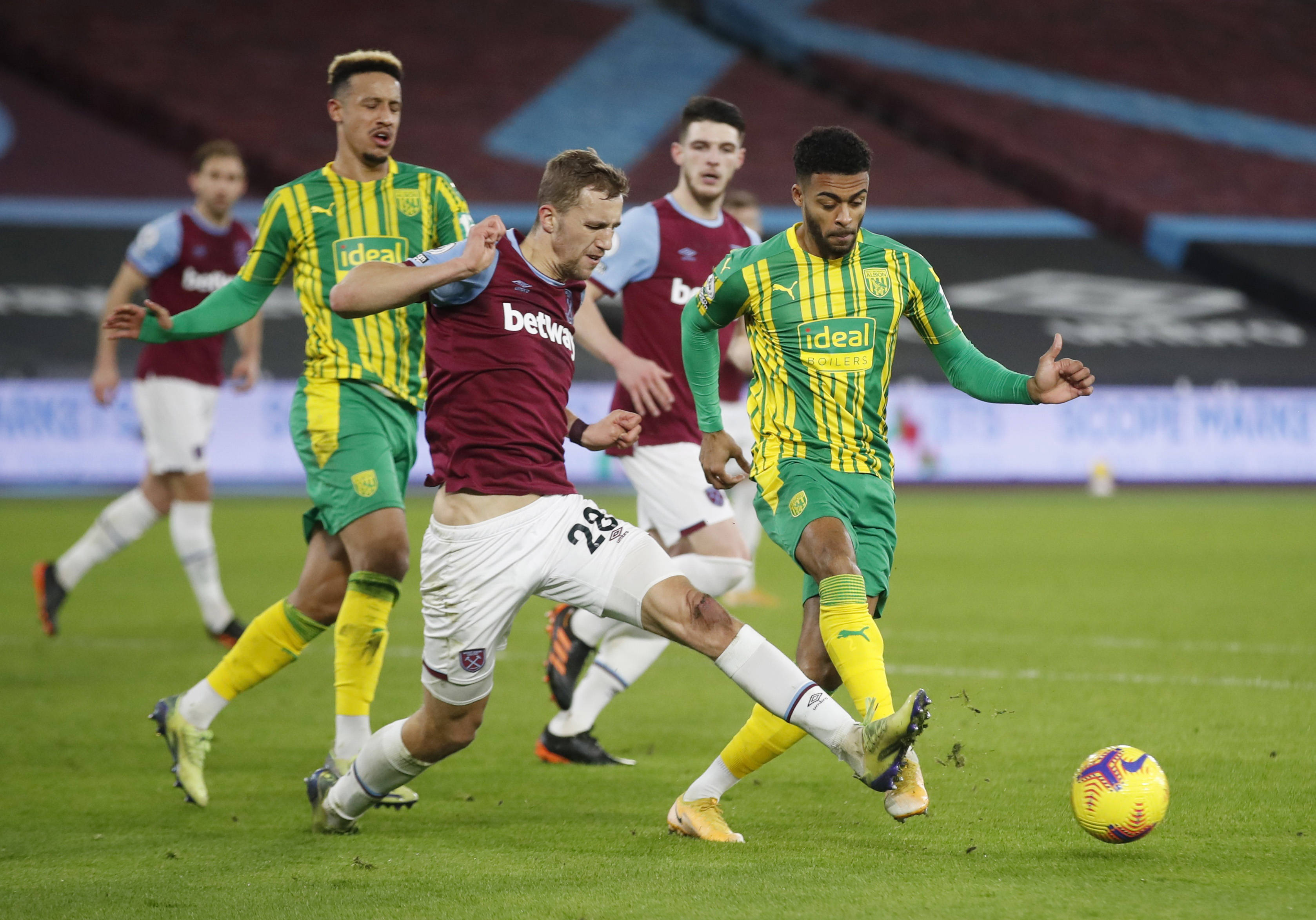 正考慮簽下 正考慮簽下